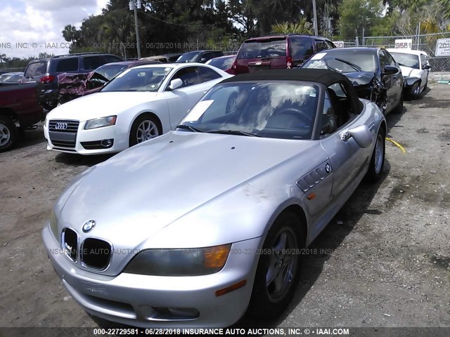 4USCH7326VLE04287 - 1997 BMW Z3 1.9 Արծաթագույն լուսանկար 2
