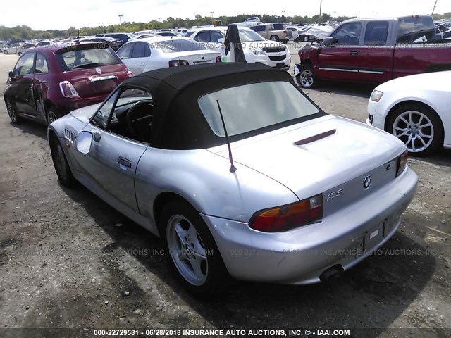 4USCH7326VLE04287 - 1997 BMW Z3 1.9 Արծաթագույն լուսանկար 3