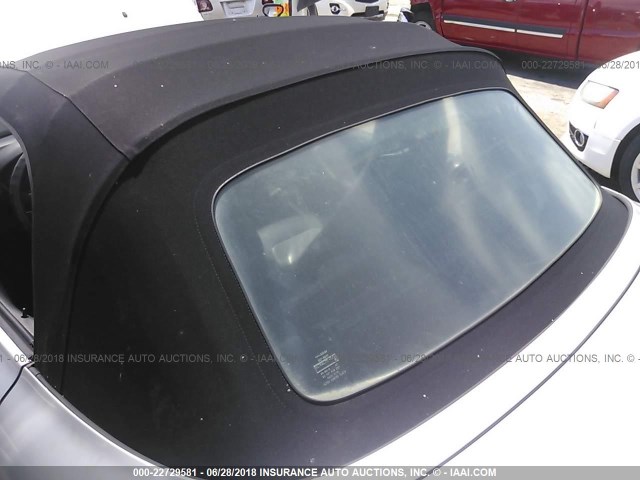 4USCH7326VLE04287 - 1997 BMW Z3 1.9 Արծաթագույն լուսանկար 8