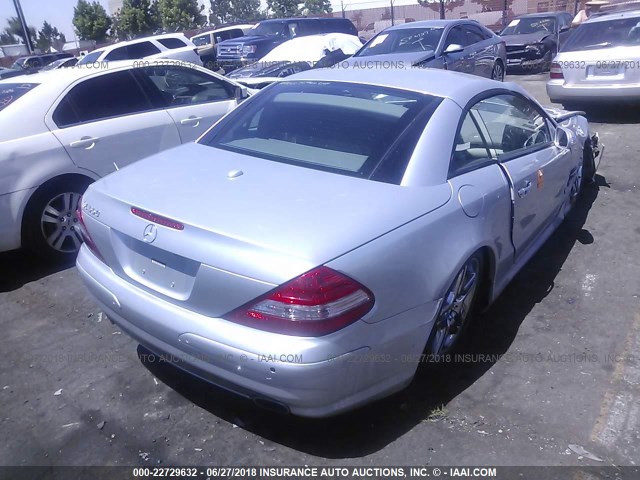 WDBSK71F37F124719 - 2007 MERCEDES-BENZ SL 550 SILVER photo 4