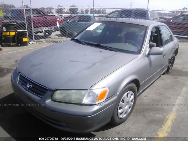 4T1BG22K7YU689260 - 2000 TOYOTA CAMRY CE/LE/XLE GRAY photo 2
