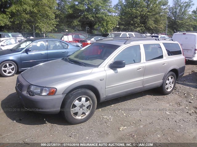 YV1SZ58D711015703 - 2001 VOLVO V70 XC GOLD photo 2