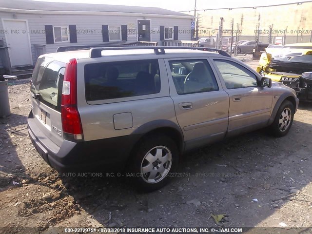 YV1SZ58D711015703 - 2001 VOLVO V70 XC GOLD photo 4