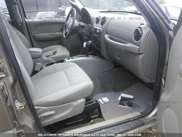 1J4GL38K75W677378 - 2005 JEEP LIBERTY RENEGADE Champagne photo 5