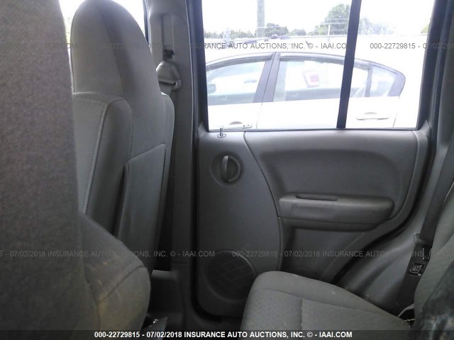 1J4GL38K75W677378 - 2005 JEEP LIBERTY RENEGADE Champagne photo 8