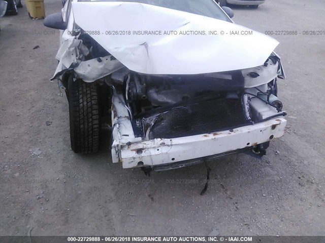 1G2ZG558X64212960 - 2006 PONTIAC G6 SE1 WHITE photo 6