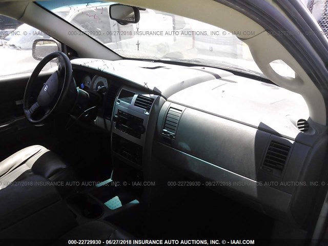 1D4HD58D55F550877 - 2005 DODGE DURANGO LIMITED WHITE photo 5