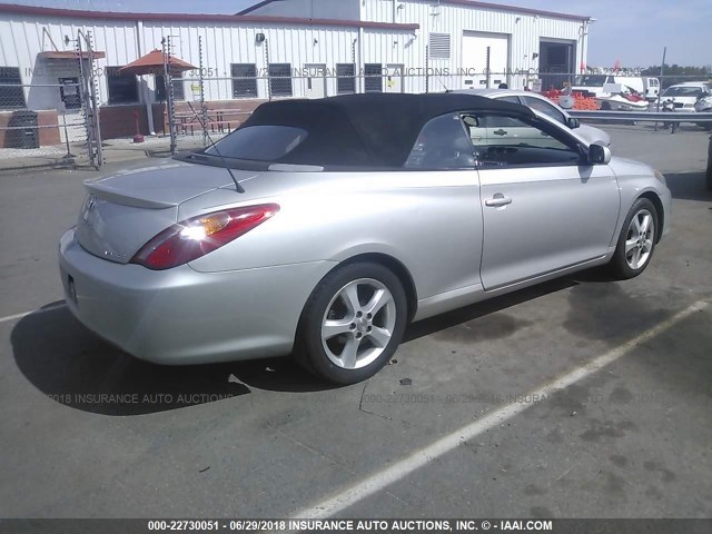 4T1FA38P24U026698 - 2004 TOYOTA CAMRY SOLARA SE/SLE ვერცხლისფერი ფოტო 4