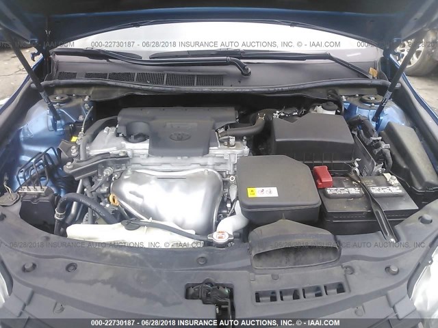 4T1BF1FK3HU680272 - 2017 TOYOTA CAMRY LE/XLE/SE/XSE BLUE photo 10