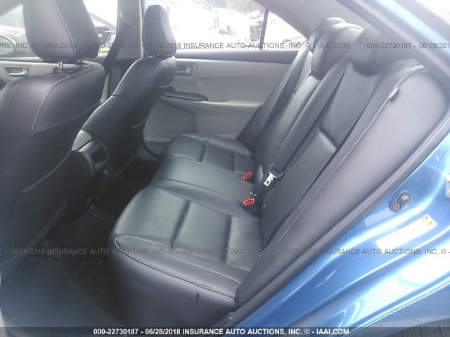 4T1BF1FK3HU680272 - 2017 TOYOTA CAMRY LE/XLE/SE/XSE BLUE photo 8