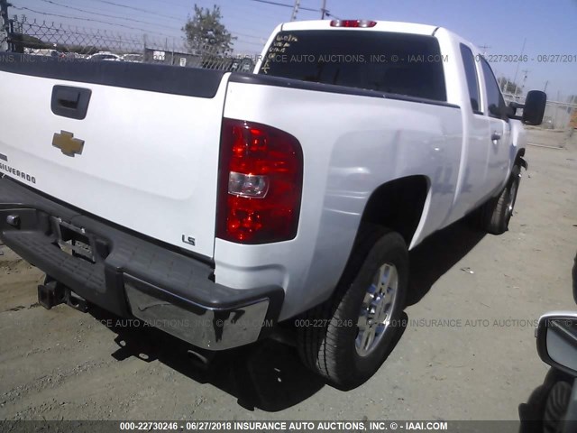 1GC2CVCG6CZ210740 - 2012 CHEVROLET SILVERADO C2500 HEAVY DUTY WHITE photo 4