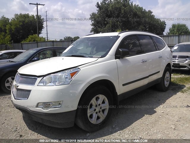 1GNKRFED9CJ258634 - 2012 CHEVROLET TRAVERSE LS WHITE photo 2