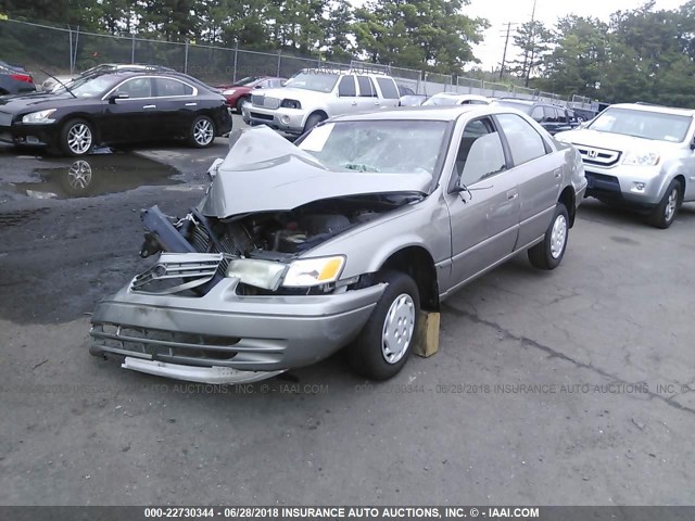 JT2BG22K5V0067496 - 1997 TOYOTA CAMRY LE/XLE BEIGE photo 2