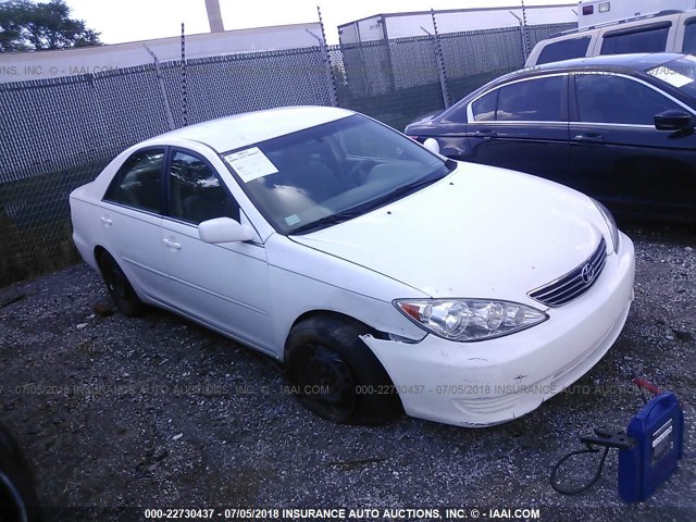 4T1BE30K85U398888 - 2005 TOYOTA CAMRY LE/XLE/SE 白色 照片 1
