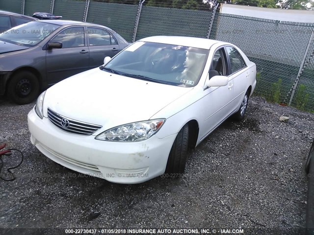 4T1BE30K85U398888 - 2005 TOYOTA CAMRY LE/XLE/SE 白色 照片 2