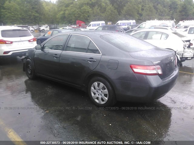 4T1BF3EK3BU139582 - 2011 TOYOTA CAMRY SE/LE/XLE GRAY photo 3