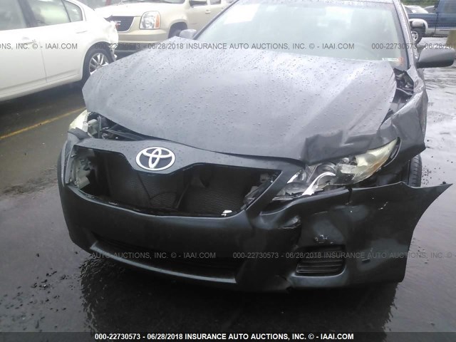 4T1BF3EK3BU139582 - 2011 TOYOTA CAMRY SE/LE/XLE 灰色 照片 6