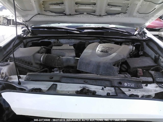 5TFCZ5AN1HX086786 - 2017 TOYOTA TACOMA DBL CAB/SR/TRDSPT/OR/PRO თეთრი ფოტო 10