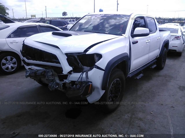 5TFCZ5AN1HX086786 - 2017 TOYOTA TACOMA DBL CAB/SR/TRDSPT/OR/PRO თეთრი ფოტო 2