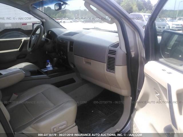 1N6AA07C28N343731 - 2008 NISSAN TITAN XE/SE/LE/PRO-4X GRAY photo 5