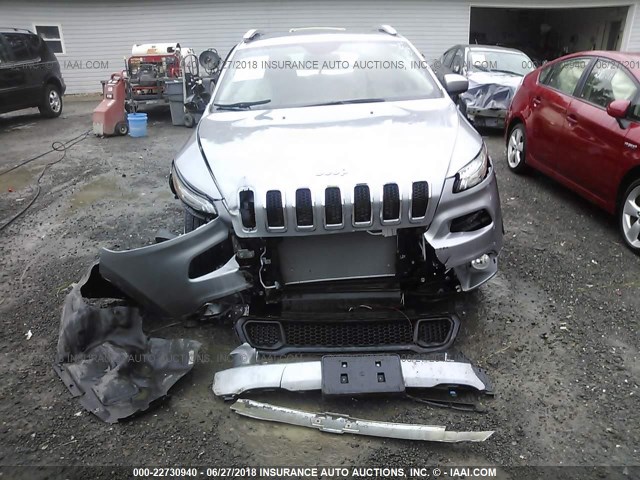 1C4PJLCB4HW663395 - 2017 JEEP CHEROKEE LATITUDE SILVER photo 6