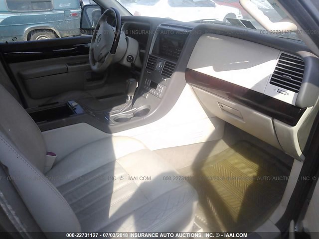 5LMEU88HX4ZJ30199 - 2004 LINCOLN AVIATOR 灰色 照片 5