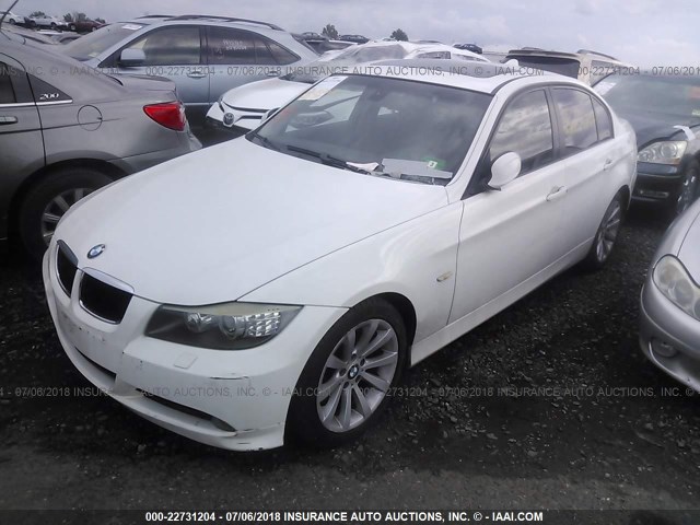 WBAVC73568KP38301 - 2008 BMW 328 XI SULEV WHITE photo 2