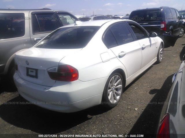 WBAVC73568KP38301 - 2008 BMW 328 XI SULEV WHITE photo 4