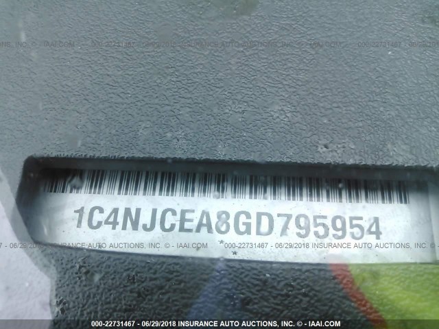 1C4NJCEA8GD795954 - 2016 JEEP COMPASS LATITUDE 白色 照片 9