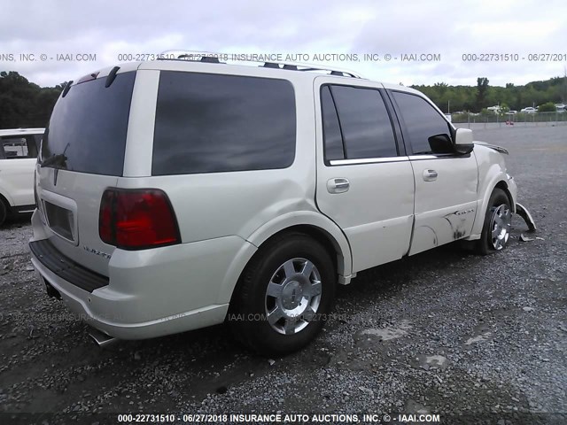 5LMFU28515LJ12959 - 2005 LINCOLN NAVIGATOR Biały zdjęcie 4