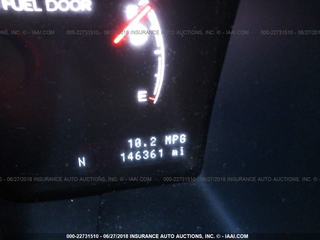 5LMFU28515LJ12959 - 2005 LINCOLN NAVIGATOR Biały zdjęcie 7