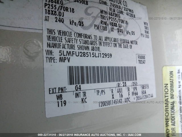 5LMFU28515LJ12959 - 2005 LINCOLN NAVIGATOR Biały zdjęcie 9