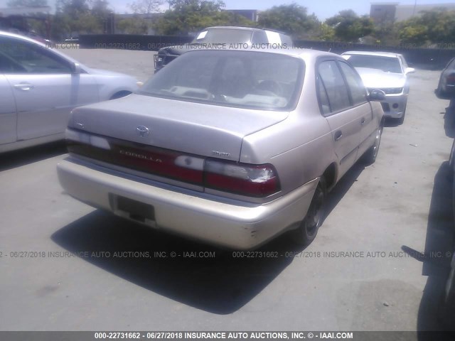 1NXBB02E5VZ632760 - 1997 TOYOTA COROLLA DX GOLD photo 4