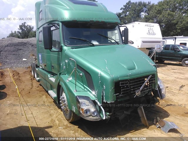 4V4NC9GH27N456497 - 2007 VOLVO VN L GREEN photo 1