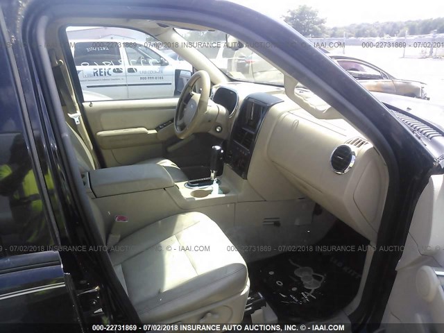 1FMEU73886ZA01398 - 2006 FORD EXPLORER XLT BLACK photo 5