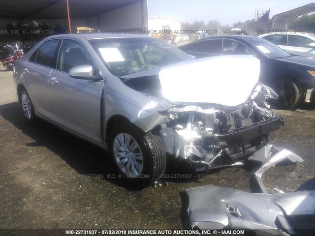 4T1BF1FKXDU714752 - 2013 TOYOTA CAMRY L/SE/LE/XLE 银色 照片 1