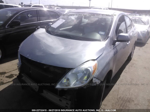 3N1CN7AP3CL853134 - 2012 NISSAN VERSA S/SV/SL SILVER photo 2