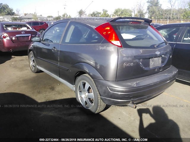 3FAFP31311R216141 - 2001 FORD FOCUS ZX3 GRAY photo 3