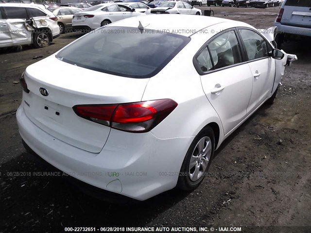 3KPFK4A79HE071496 - 2017 KIA FORTE LX WHITE photo 4