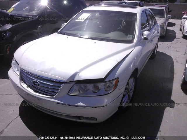 KMHFC46F56A085579 - 2006 HYUNDAI AZERA SE/LIMITED WHITE photo 2