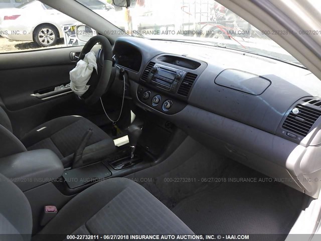 4T1BE32K95U012508 - 2005 TOYOTA CAMRY LE/XLE/SE 银色 照片 5