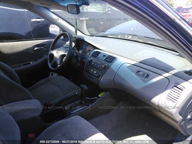 1HGCG56451A020399 - 2001 HONDA ACCORD LX BLUE photo 5