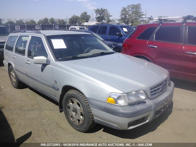 YV1LZ56D1Y2640836 - 2000 VOLVO V70 XC/SE BEIGE photo 1