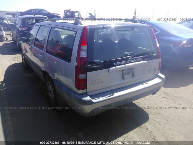 YV1LZ56D1Y2640836 - 2000 VOLVO V70 XC/SE BEIGE photo 3