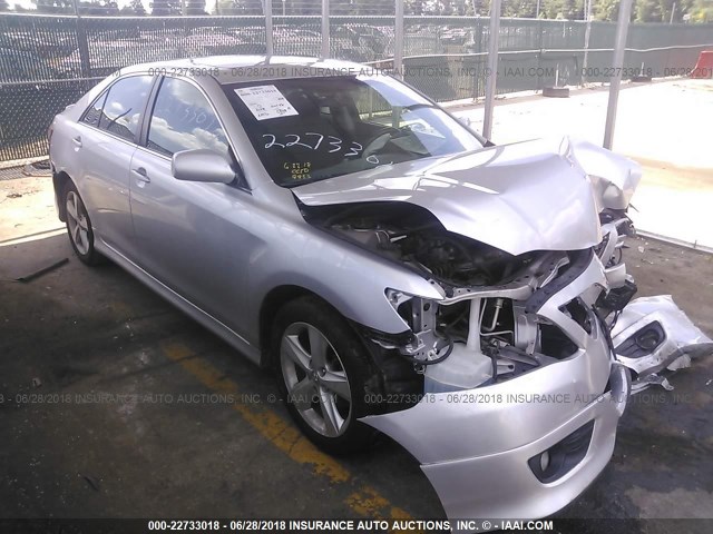 4T1BF3EKXBU221518 - 2011 TOYOTA CAMRY SE/LE/XLE SILVER photo 1