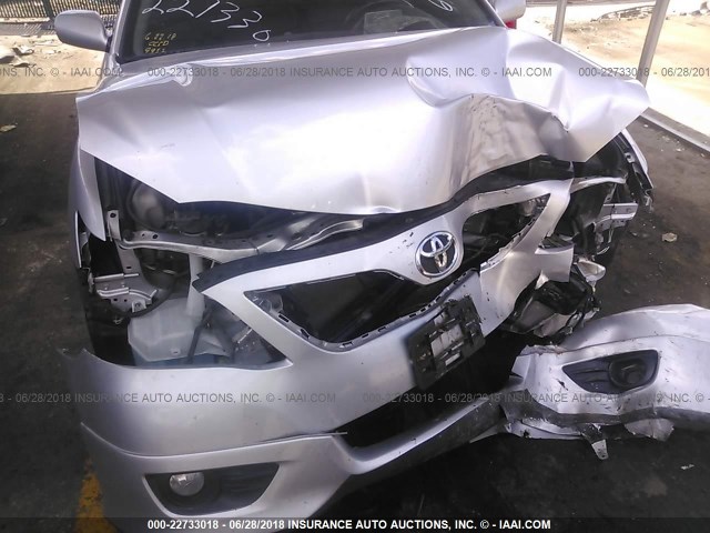 4T1BF3EKXBU221518 - 2011 TOYOTA CAMRY SE/LE/XLE SILVER photo 6