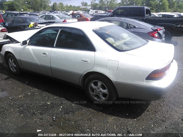 JT8BF22G5V0025091 - 1997 LEXUS ES 300 WHITE photo 3