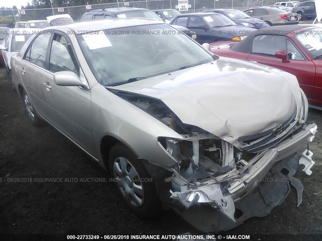 JTDBE32K440255606 - 2004 TOYOTA CAMRY LE/XLE GOLD photo 1