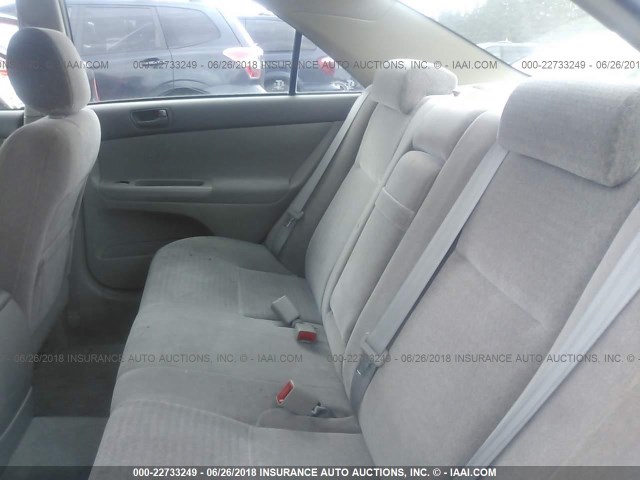 JTDBE32K440255606 - 2004 TOYOTA CAMRY LE/XLE GOLD photo 8