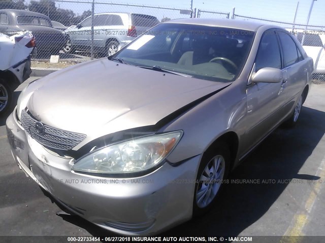 JTDBE32K640274870 - 2004 TOYOTA CAMRY LE/XLE Champagne photo 2